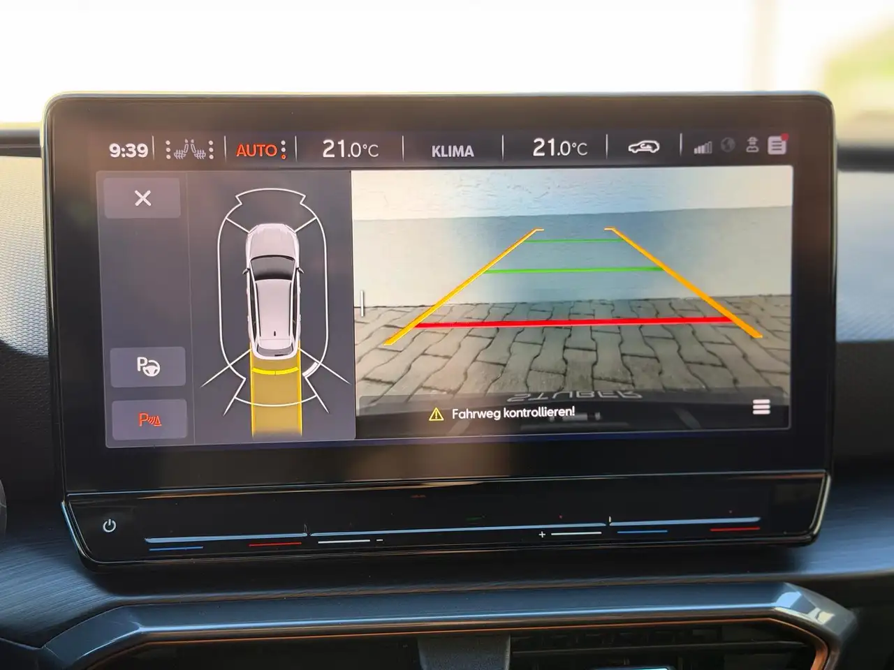 CUPRA Leon 2.0 TSI VZ 4Drive NAVI|PANO|Matrix|ACC|APP — Vehicle gallery 20