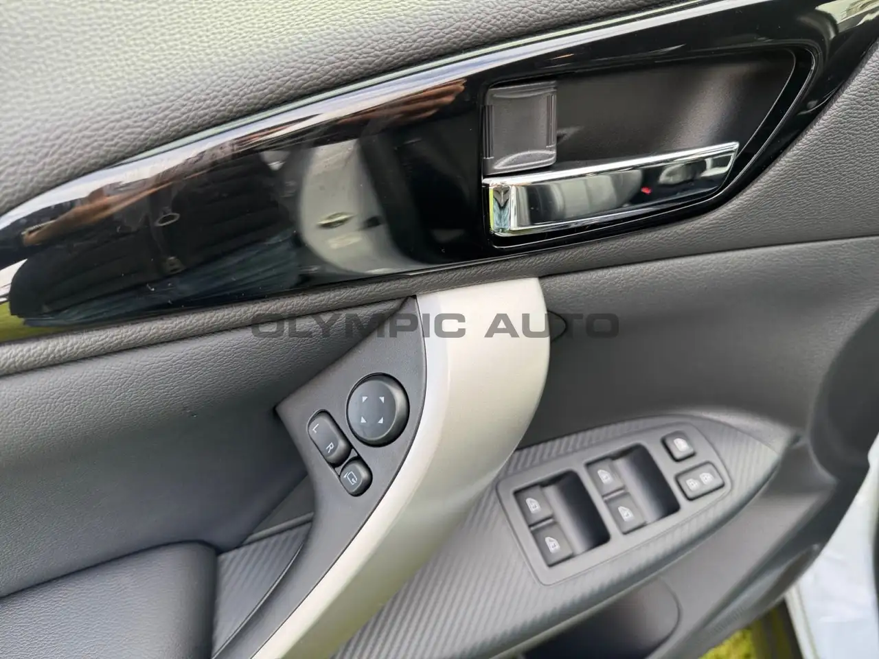 Mitsubishi Eclipse Cross 2.4 Plug-In Hybrid Select 360° LE — Galerie du véhicule 14
