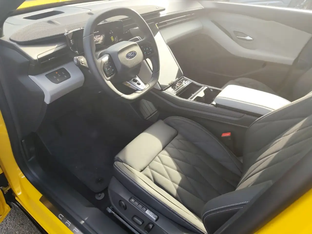 Ford Capri Premium RWD 77 kWh +HUD+ACC+TWA+LED+AHK+Wärmepumpe — معرض صور السيارة 8