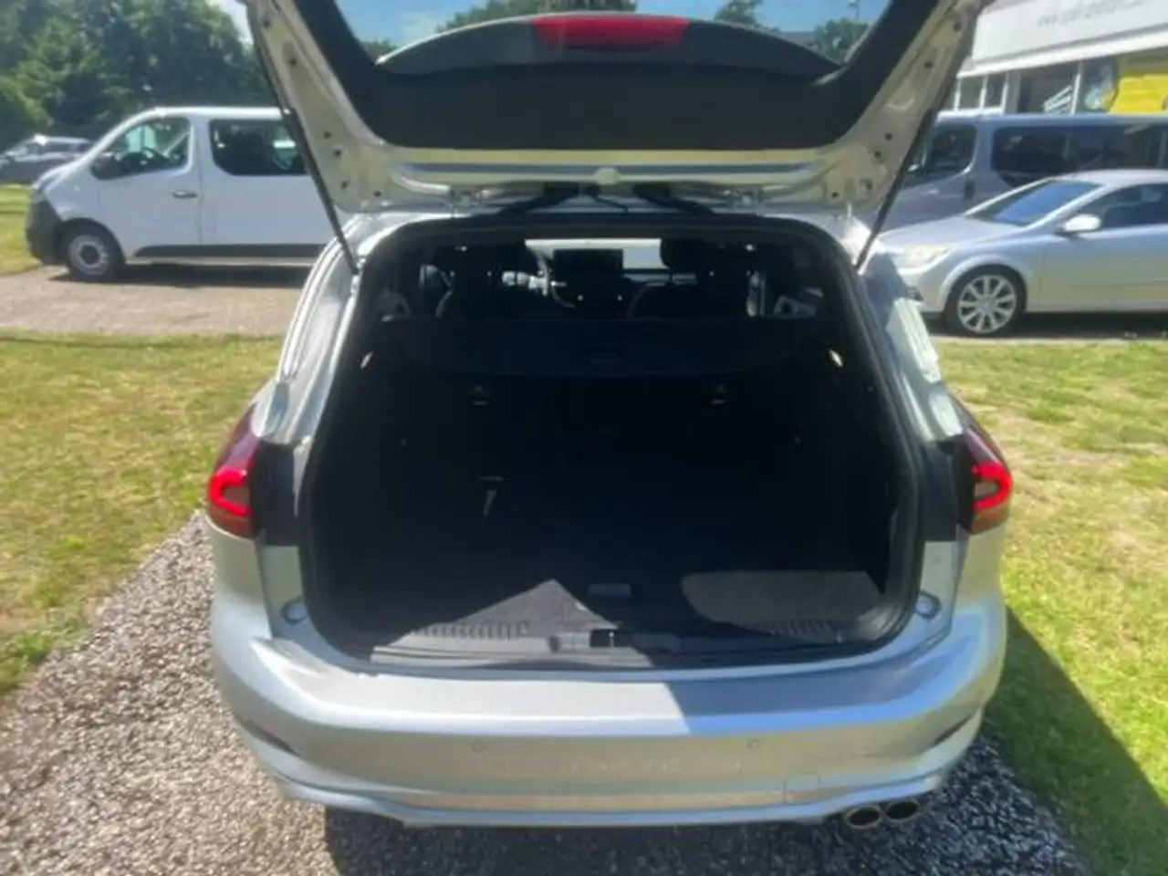 Ford Focus 1,0 MildHybrid Automatik ST-Line X — Galería del vehículo 15