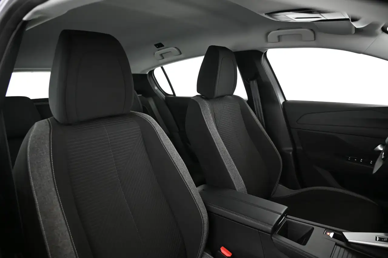 Peugeot 308 1.2 130 e-THP EAT8 Active-Pack LED/CAR-PLAY/ 16 — Galerie du véhicule 28
