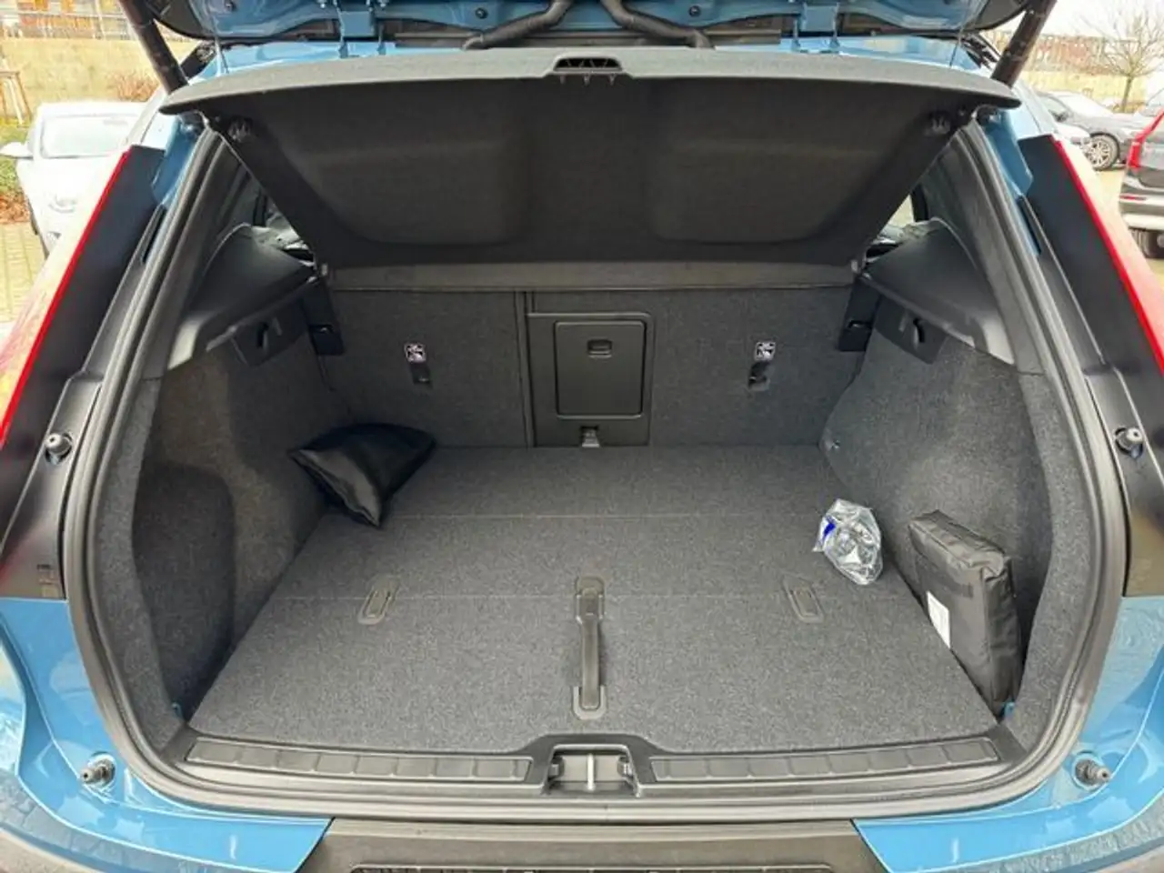 Volvo XC40 Recharge Single Motor RWD Plus+ — معرض صور السيارة 11
