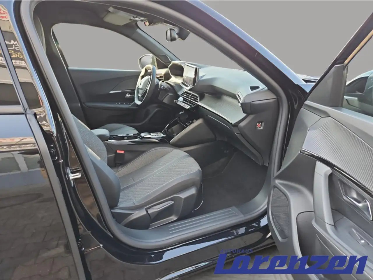 Peugeot 2008 Black Selection 1.2 EAT8 LED+R/Camera+SHZ+Totwinke — معرض صور السيارة 9