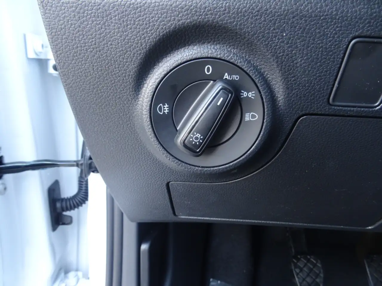 SEAT Arona Arona 1.0 TSI FR 115PS Navi ACC Totwink. 18"Alu Ke — معرض صور السيارة 12