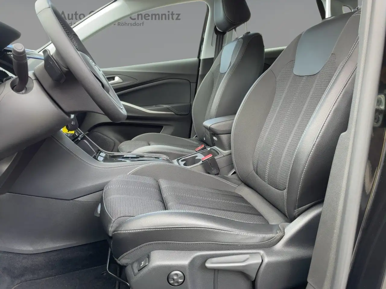 Opel Grandland AT8 GS Line LED/Ergo/SHZ/LHZ/PDC/Kamera — Galería del vehículo 13