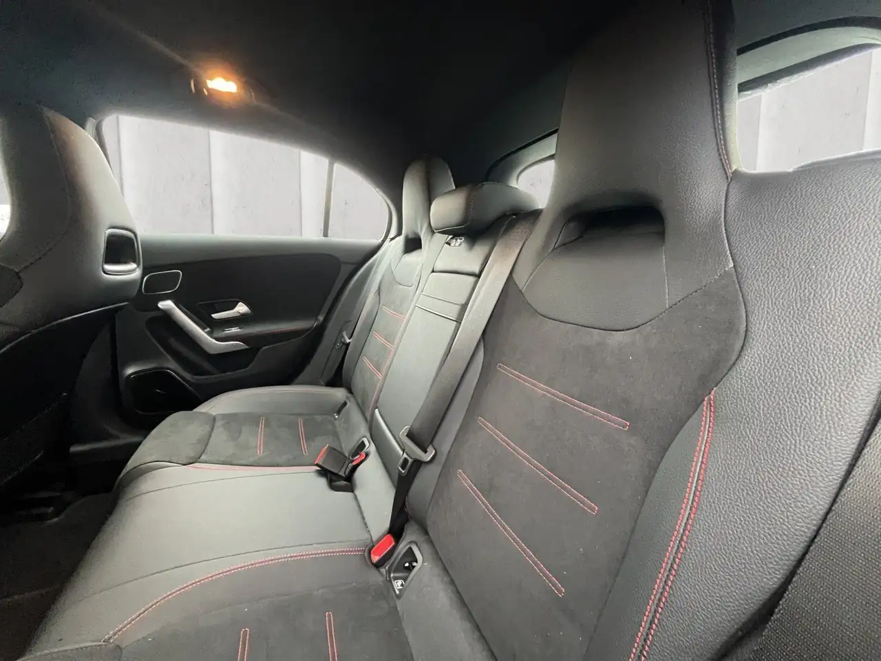 Mercedes-Benz A 200 AMG Line Premium Burmester Kamera Totwinke — معرض صور السيارة 13