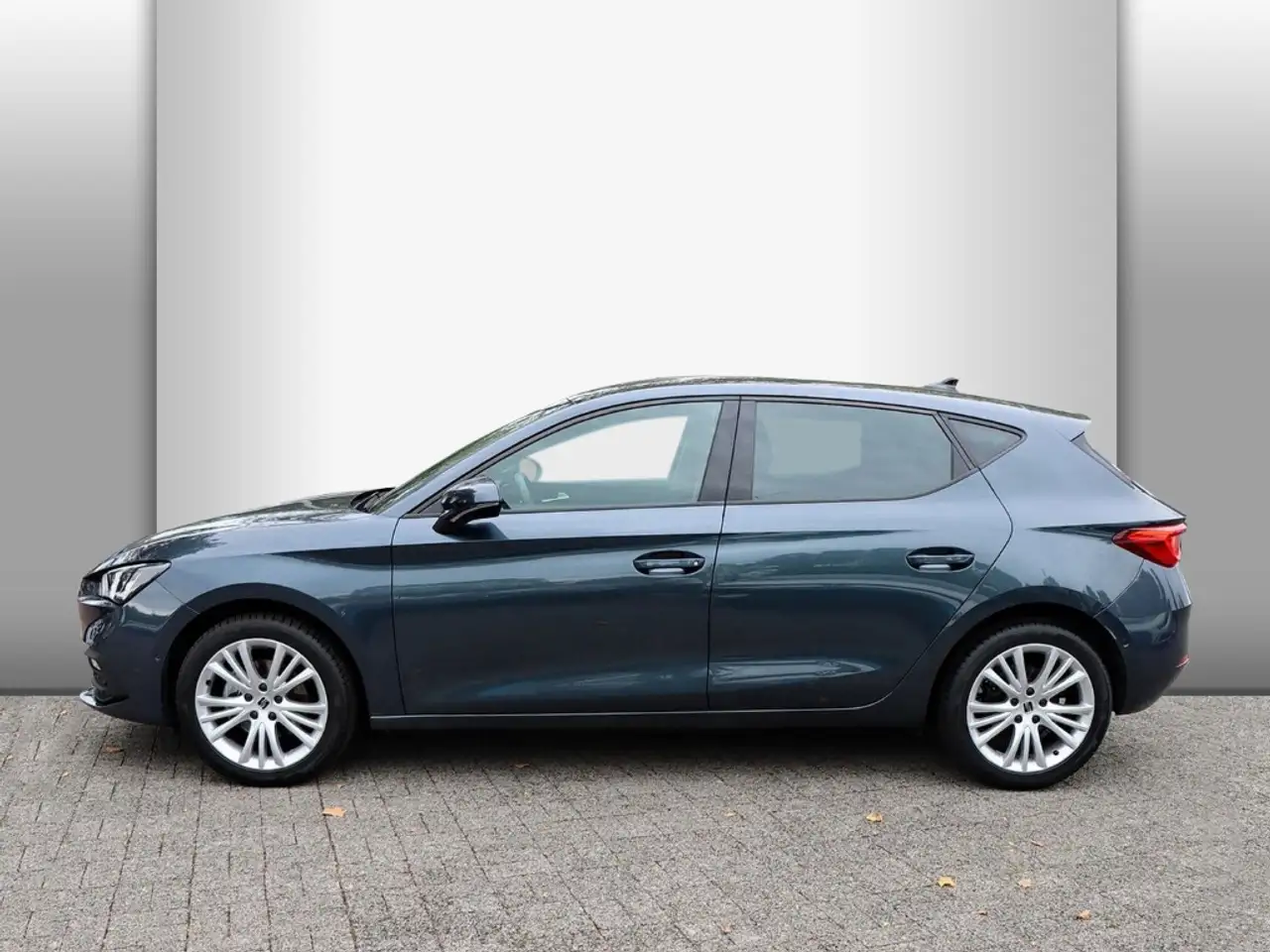 SEAT Leon Style Edition 1.0 TSI ACC/LED/PDC/RÜCKFK. — معرض صور السيارة 4