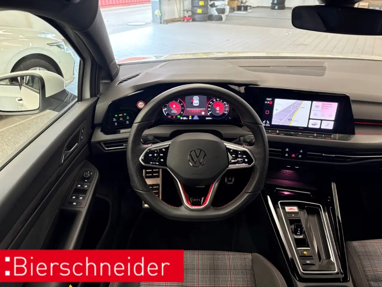Volkswagen Golf GTI 8 2.0 TSI DSG DIGITAL COCKPIT PRO LED PDC 17 ACC D — Galerie du véhicule 12
