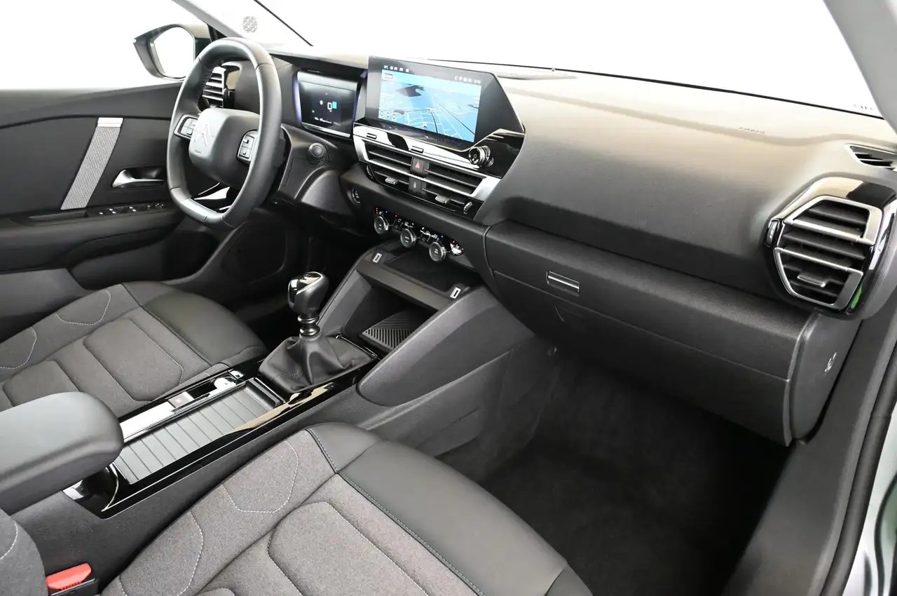 Citroen C4 1.2 PT 130 PLUS LED/NAVI/SHZ/KAELTE-PAKET/18 — Galerie du véhicule 33