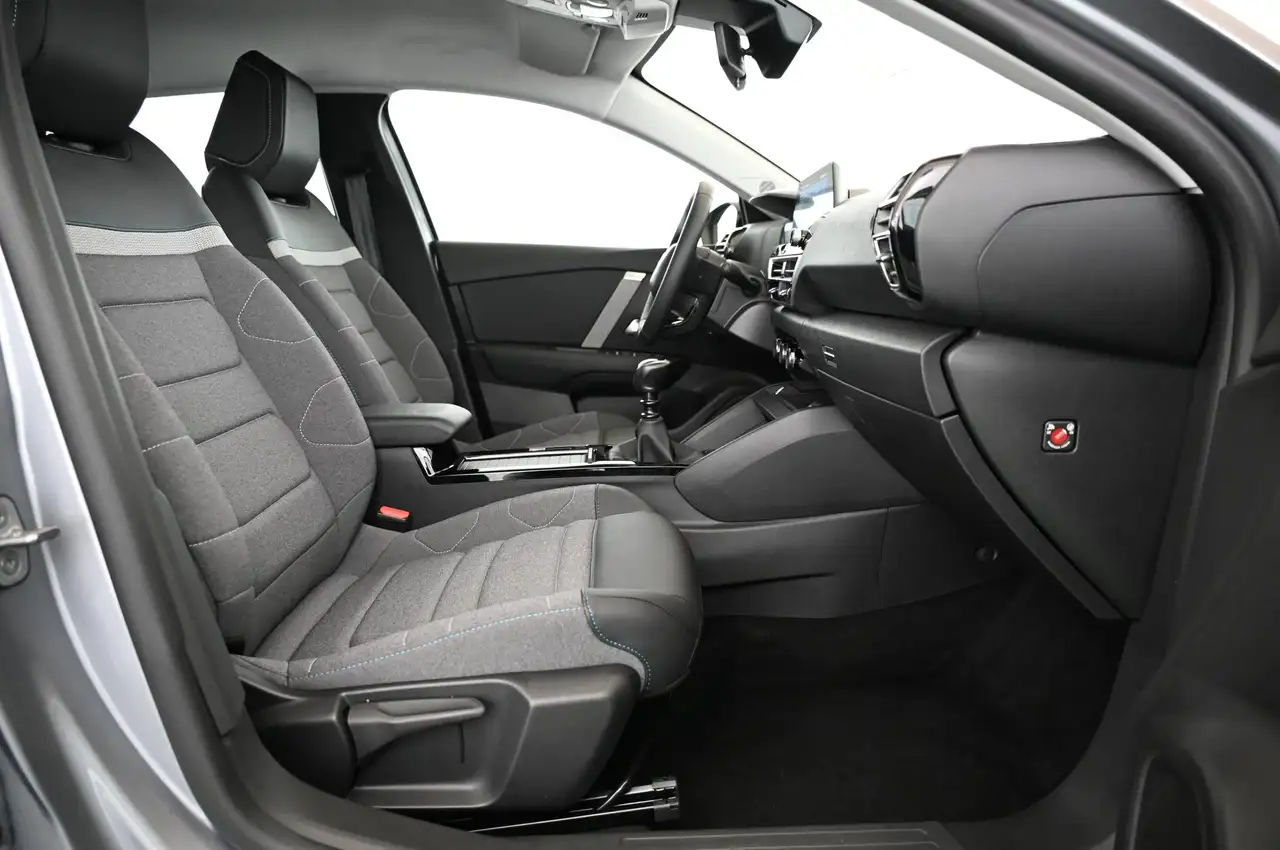 Citroen C4 1.2 PT 130 PLUS LED/NAVI/SHZ/KAELTE-PAKET/18 — Galerie du véhicule 26