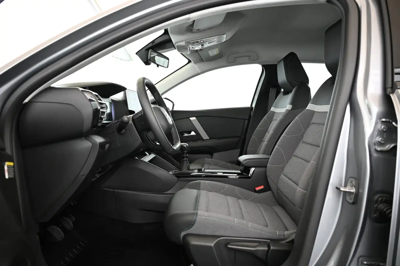Citroen C4 1.2 PT 130 PLUS LED/NAVI/SHZ/KAELTE-PAKET/18 — Galerie du véhicule 25