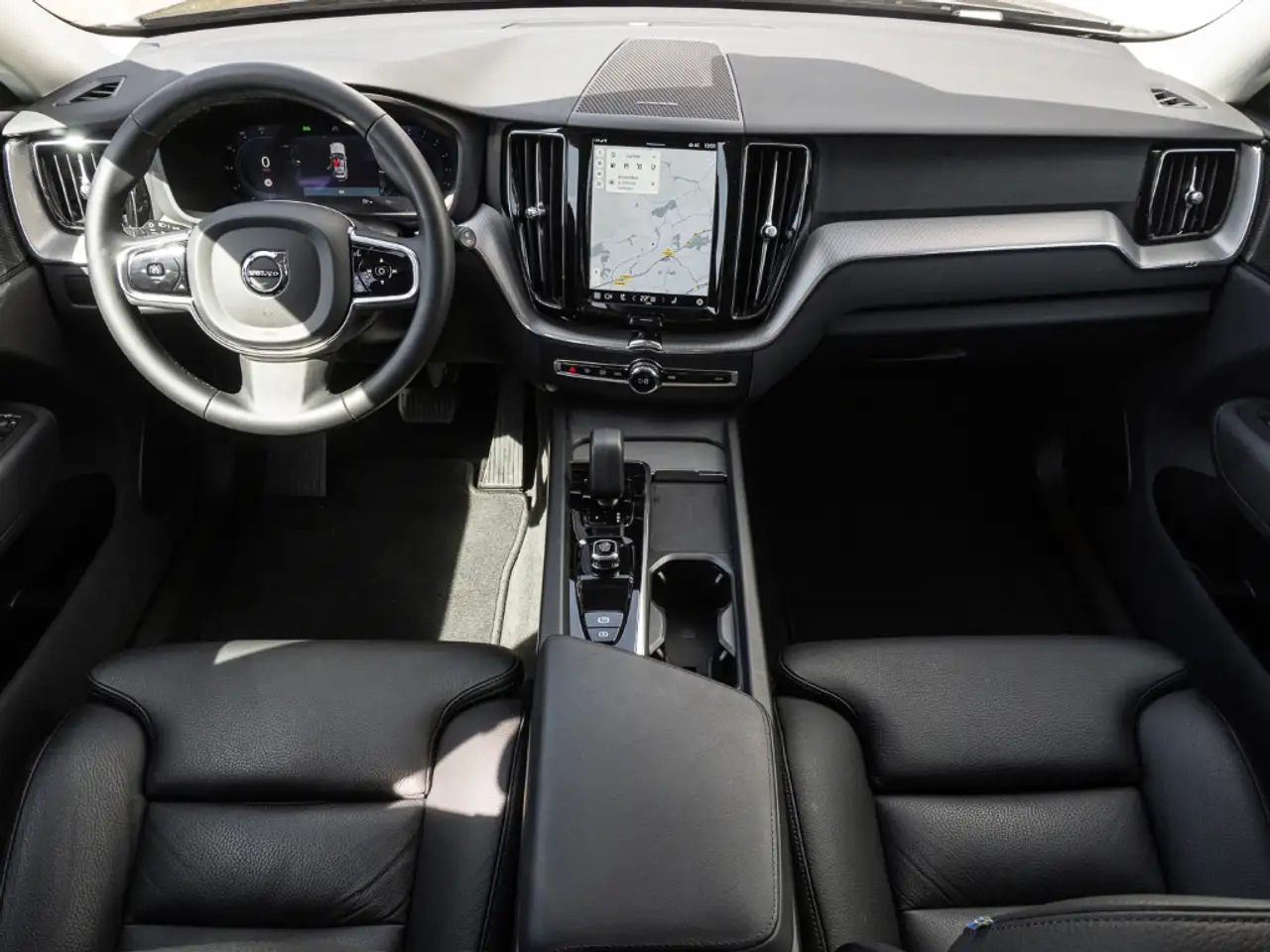 Volvo XC60 Plus Dark 2WD Digitales Cockpit Memory Sitze Sound — Galerie du véhicule 9