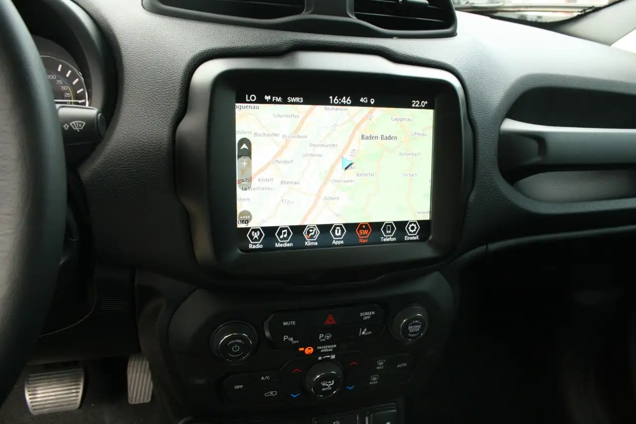 Jeep Renegade PHEV S-Edition 4xe — Vehicle gallery 16