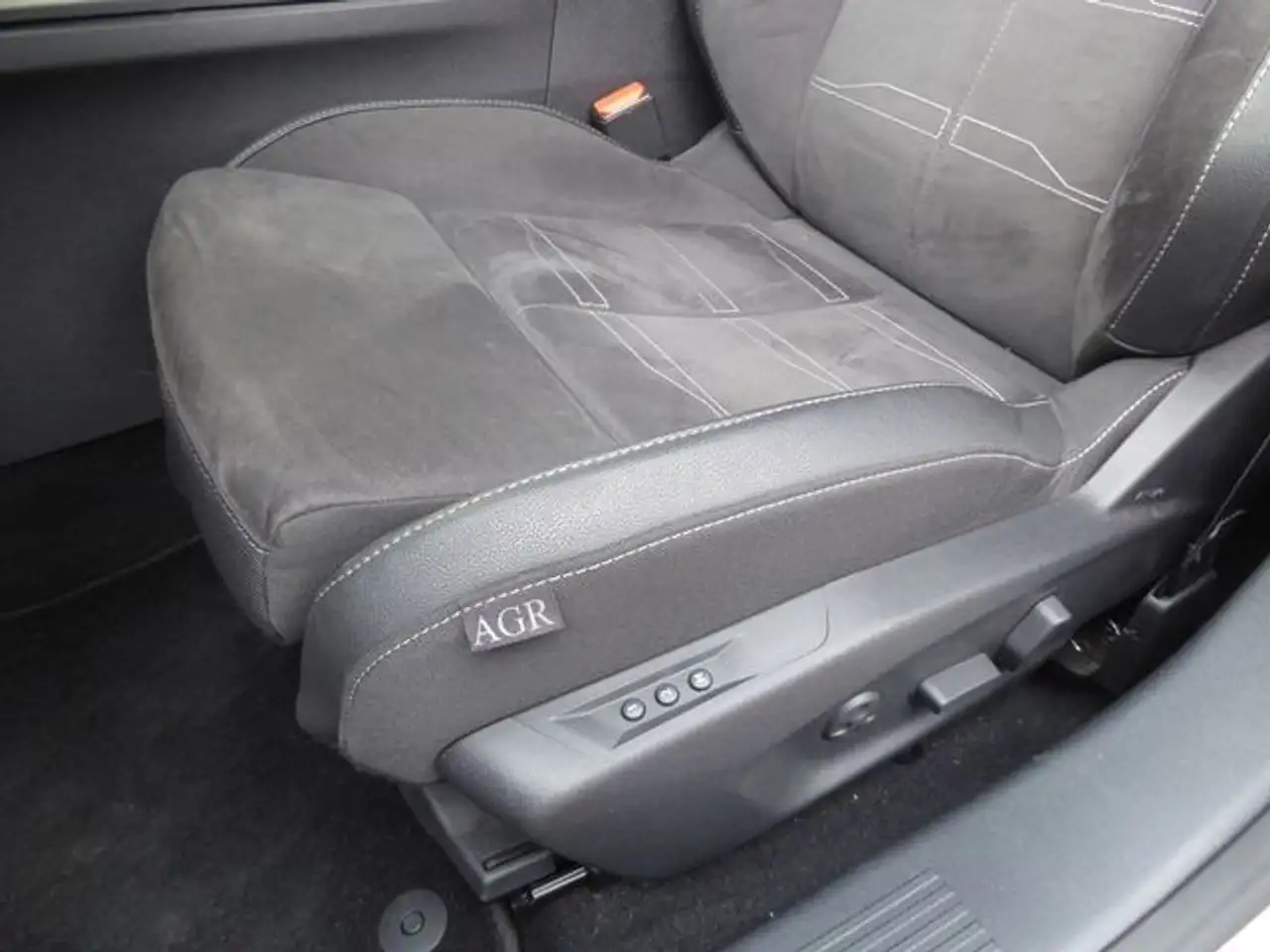 Opel Astra ST Ultimate 1.2 Turbo Aut+AHZV+MatrixLED — معرض صور السيارة 16