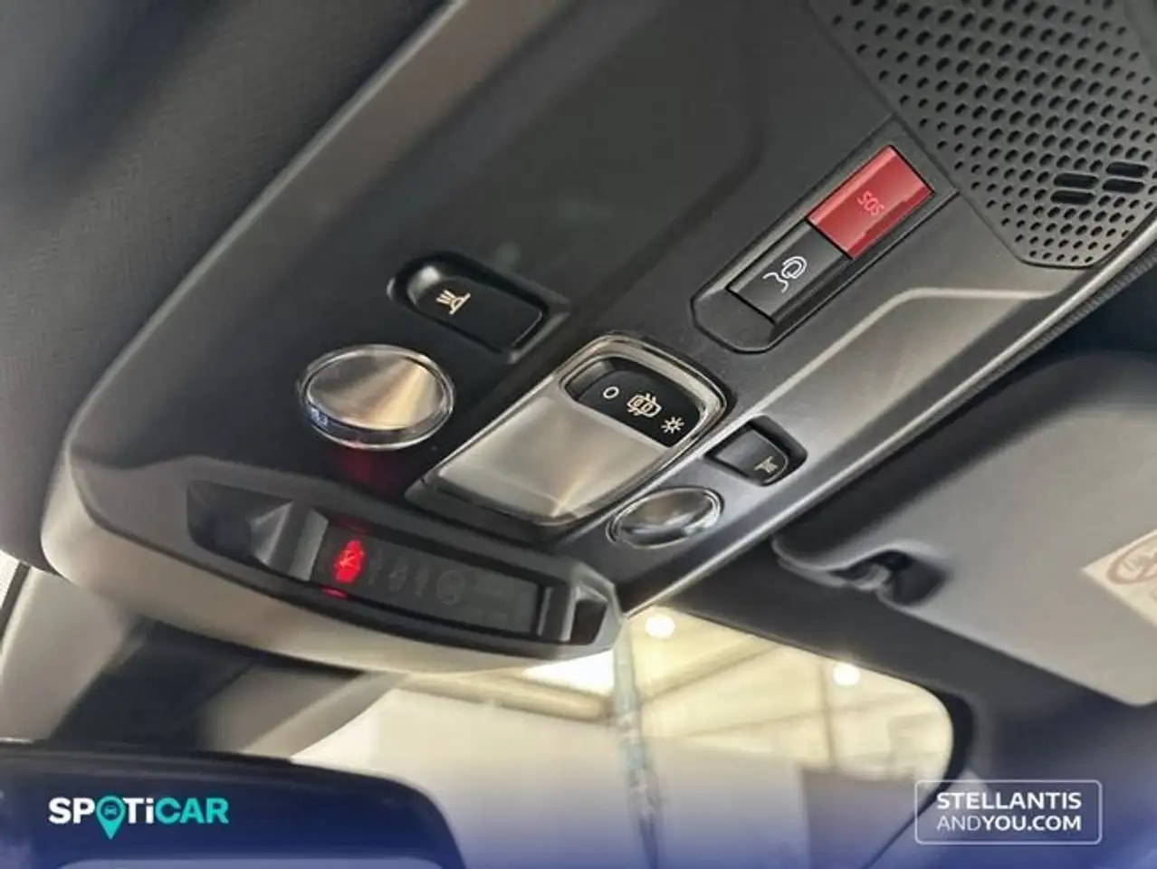 Peugeot 2008 1.2 PureTech S&S Allure 100 — Galería del vehículo 23