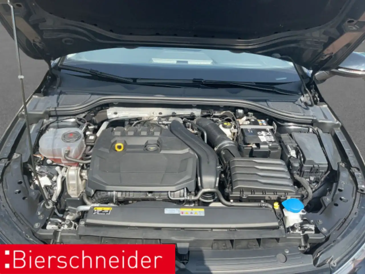 Volkswagen Golf 8 1.5 TSI Style ACC NAVI SHZ CAM LED+ — Vehicle gallery 21