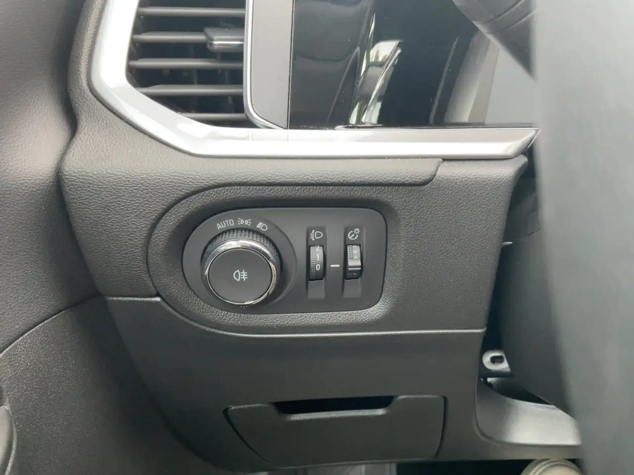 Opel Grandland 1.2 Turbo LED+SHZ+Winterp.+2xKlima+LM — معرض صور السيارة 15
