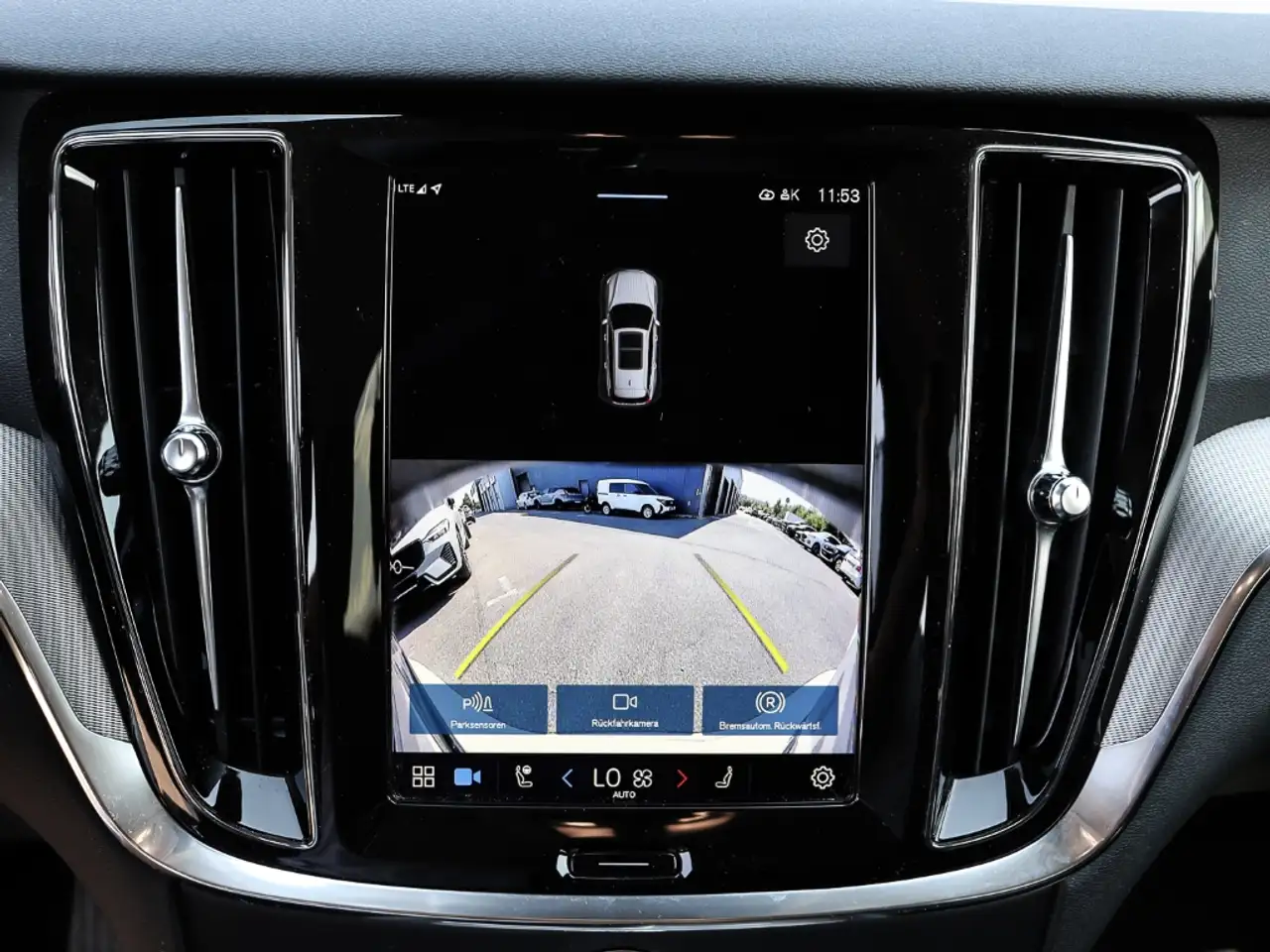 Volvo V60 Kombi Core B3 Benzin EU6d AHK Digitales Cockpit Me — Vehicle gallery 9