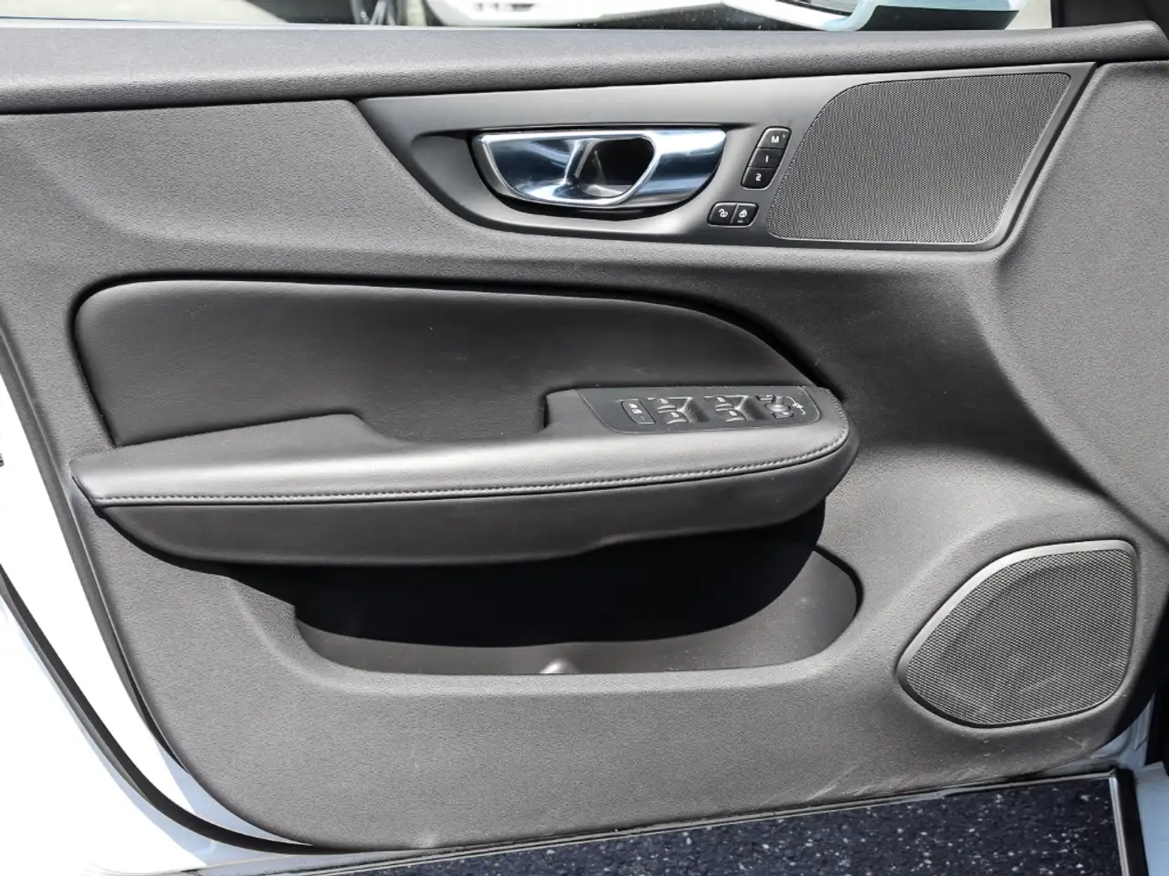Volvo V60 Kombi Core B3 Benzin EU6d AHK Digitales Cockpit Me — Vehicle gallery 10