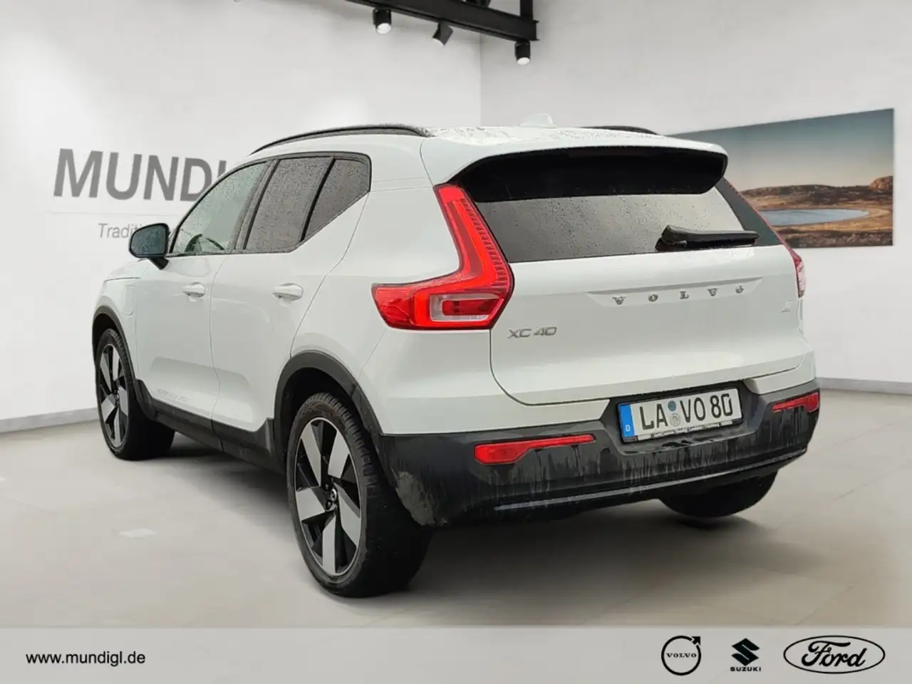 Volvo XC40 T5 Plus Dark PHEV 2WD NAVI ACC Klimaut RFK PDC SHZ — معرض صور السيارة 4