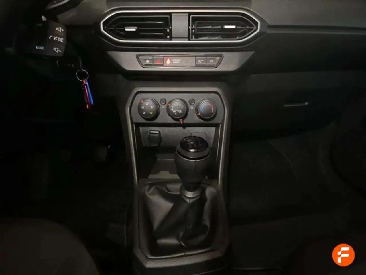 Dacia Sandero TCe Essential 67kW — Galerie du véhicule 15