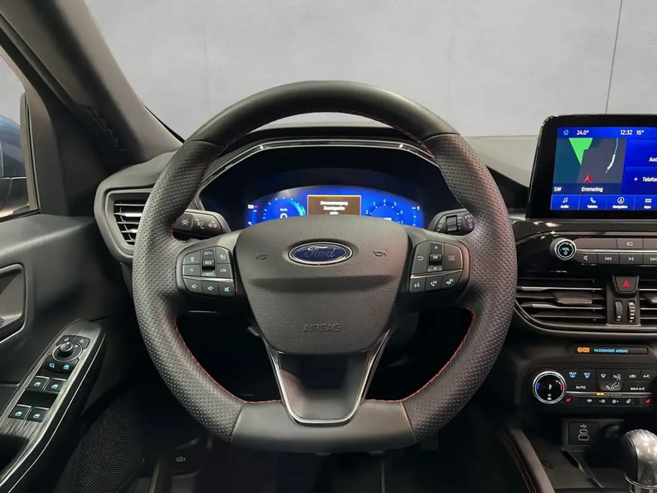 Ford Kuga 1.5 EcoBoost ST-LINE X — Vehicle gallery 11