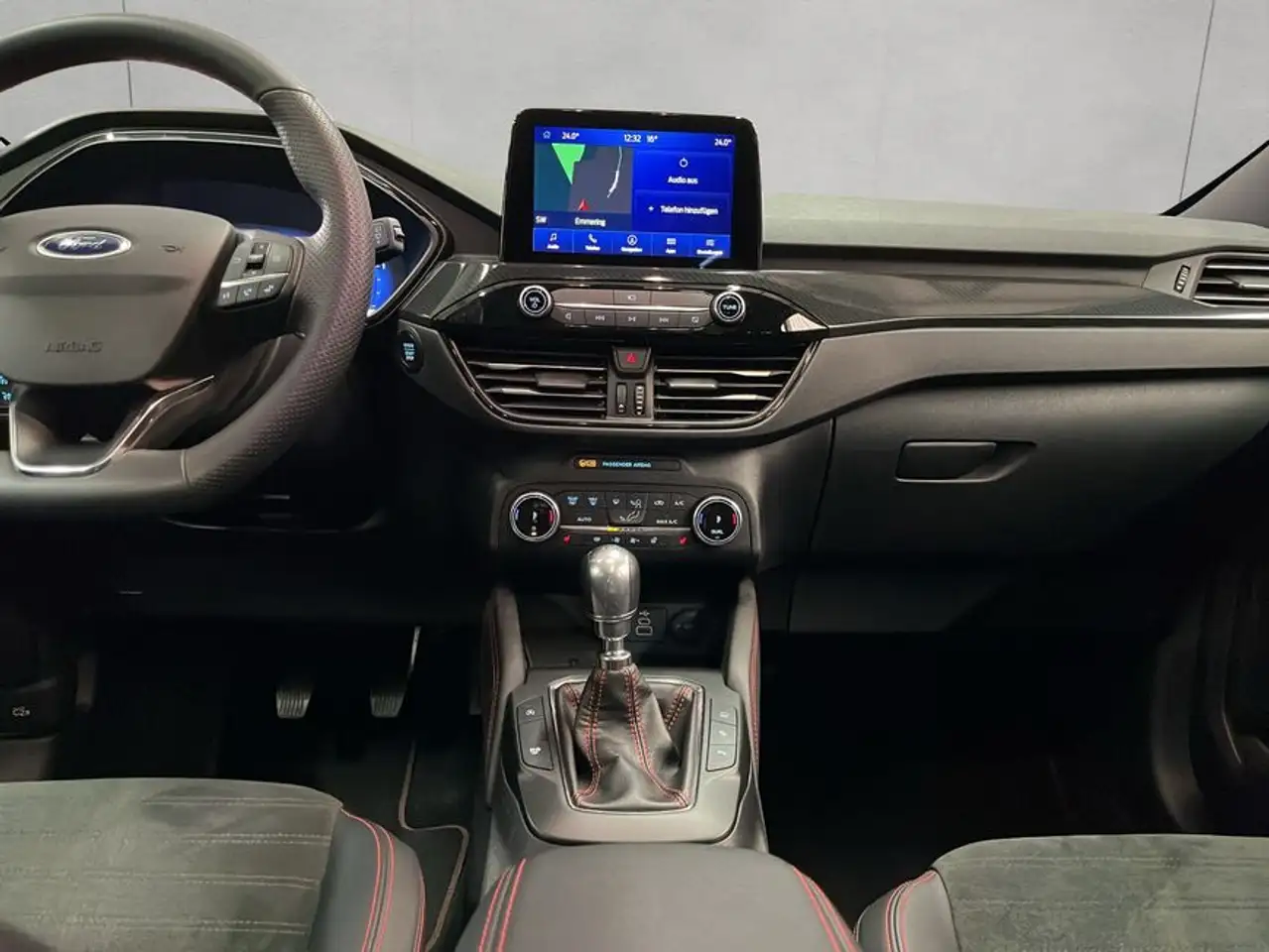 Ford Kuga 1.5 EcoBoost ST-LINE X — Vehicle gallery 14