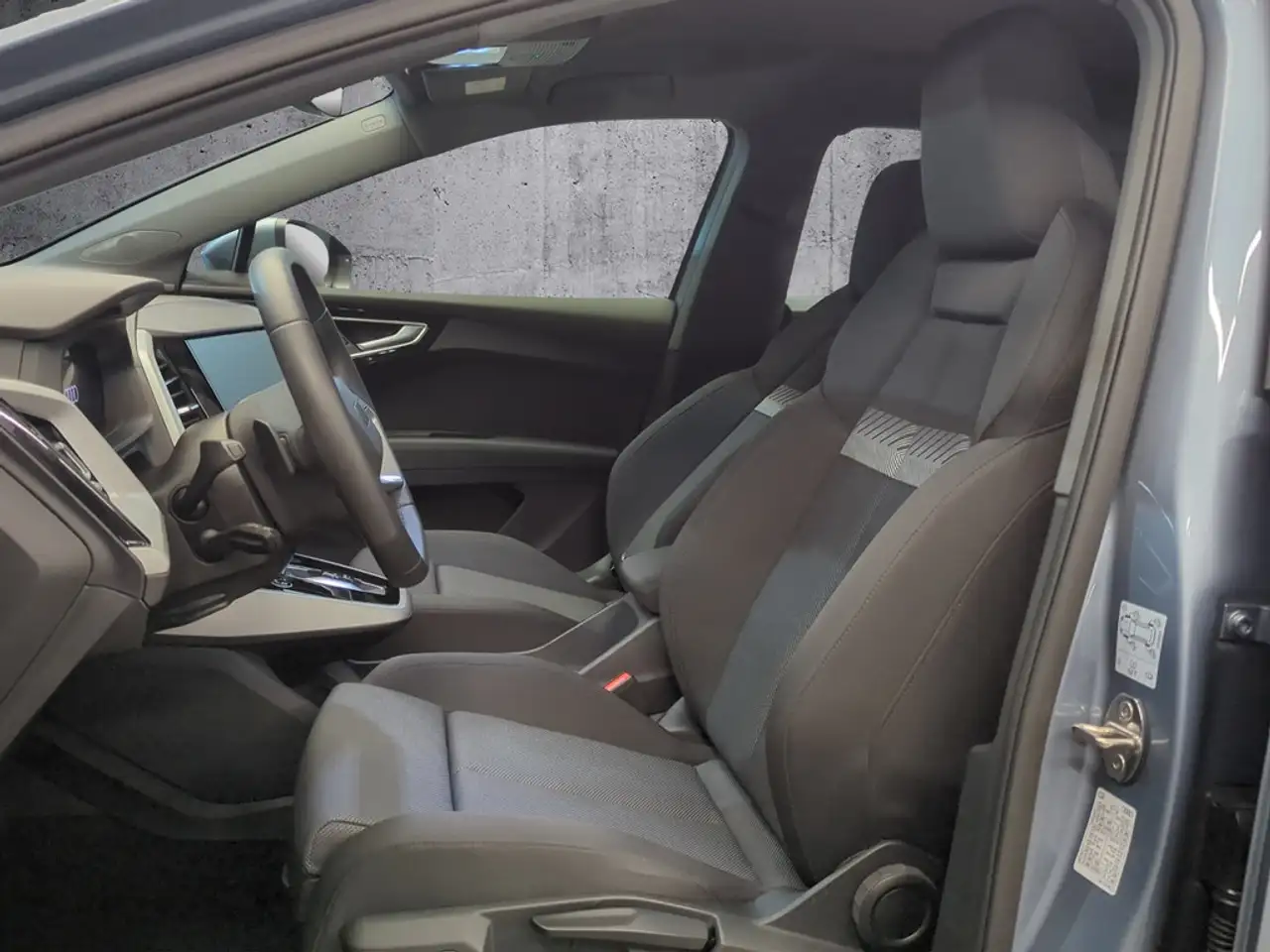 Audi Q4 e-tron 45 AHK+360° Cam+ACC+Navi+Dynamik-Paket — Vehicle gallery 8