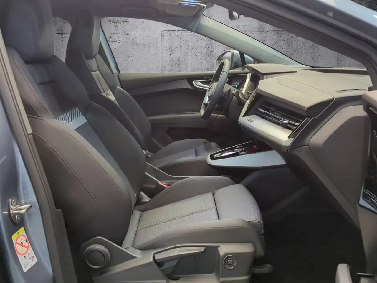 Audi Q4 e-tron 45 AHK+360° Cam+ACC+Navi+Dynamik-Paket — Vehicle gallery 10