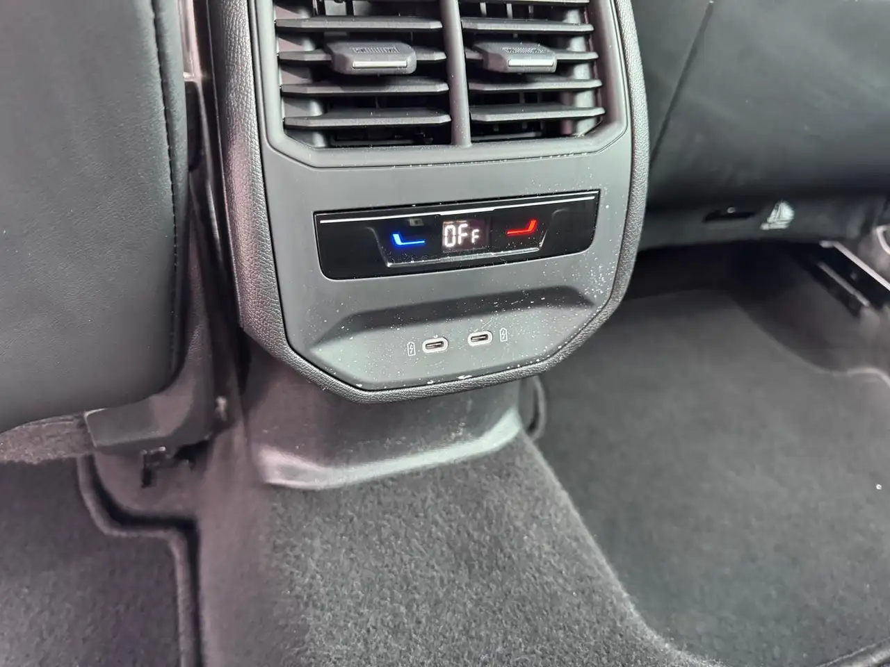 SEAT Leon 1.5 eTSI *DSG*FR*PDCHI+VO*TEMPOMAT*DAB*VOLL — Galería del vehículo 22
