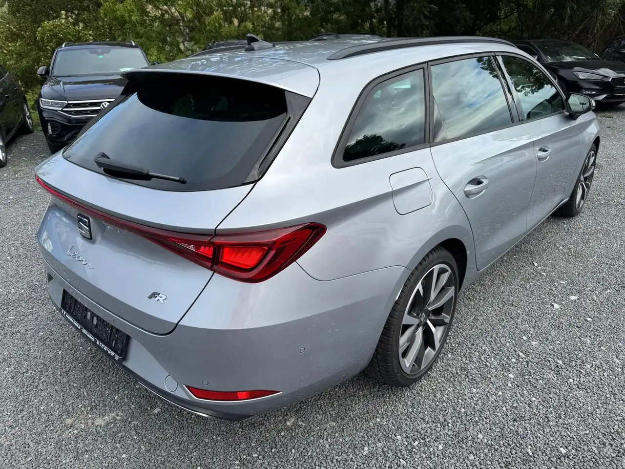 SEAT Leon 1.5 eTSI *DSG*FR*PDCHI+VO*TEMPOMAT*DAB*VOLL — Galería del vehículo 6