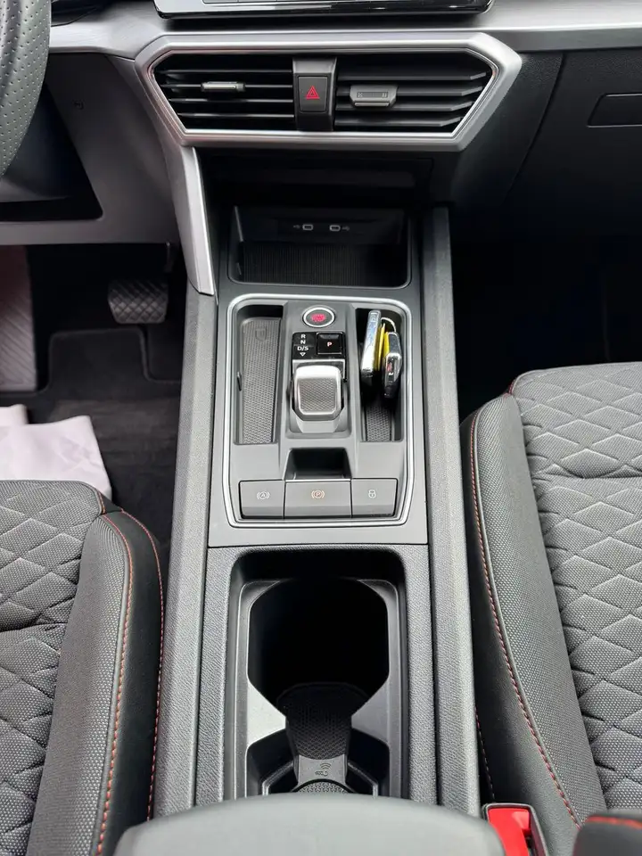 SEAT Leon 1.5 eTSI *DSG*FR*PDCHI+VO*TEMPOMAT*DAB*VOLL — Galería del vehículo 19