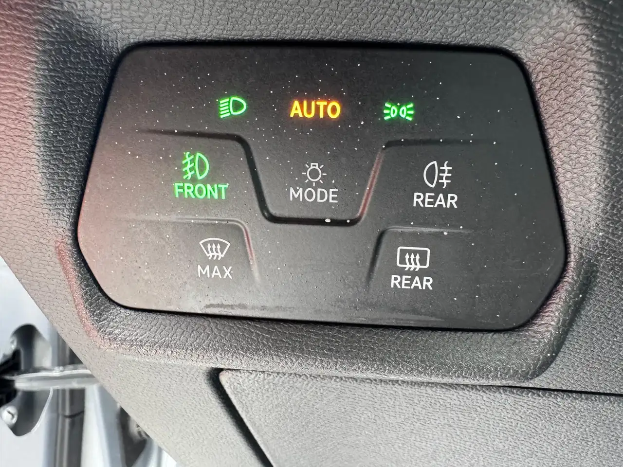 SEAT Leon 1.5 eTSI *DSG*FR*PDCHI+VO*TEMPOMAT*DAB*VOLL — Galería del vehículo 20