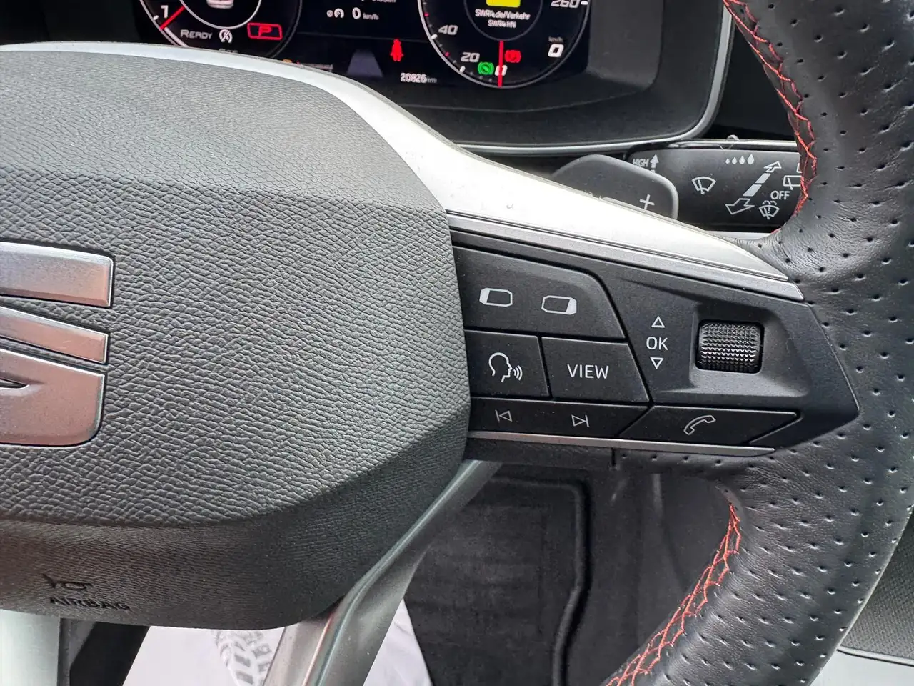 SEAT Leon 1.5 eTSI *DSG*FR*PDCHI+VO*TEMPOMAT*DAB*VOLL — Galería del vehículo 17