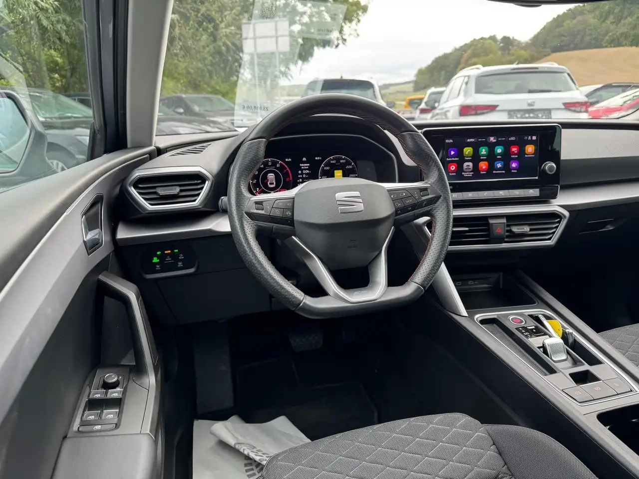 SEAT Leon 1.5 eTSI *DSG*FR*PDCHI+VO*TEMPOMAT*DAB*VOLL — Galería del vehículo 14