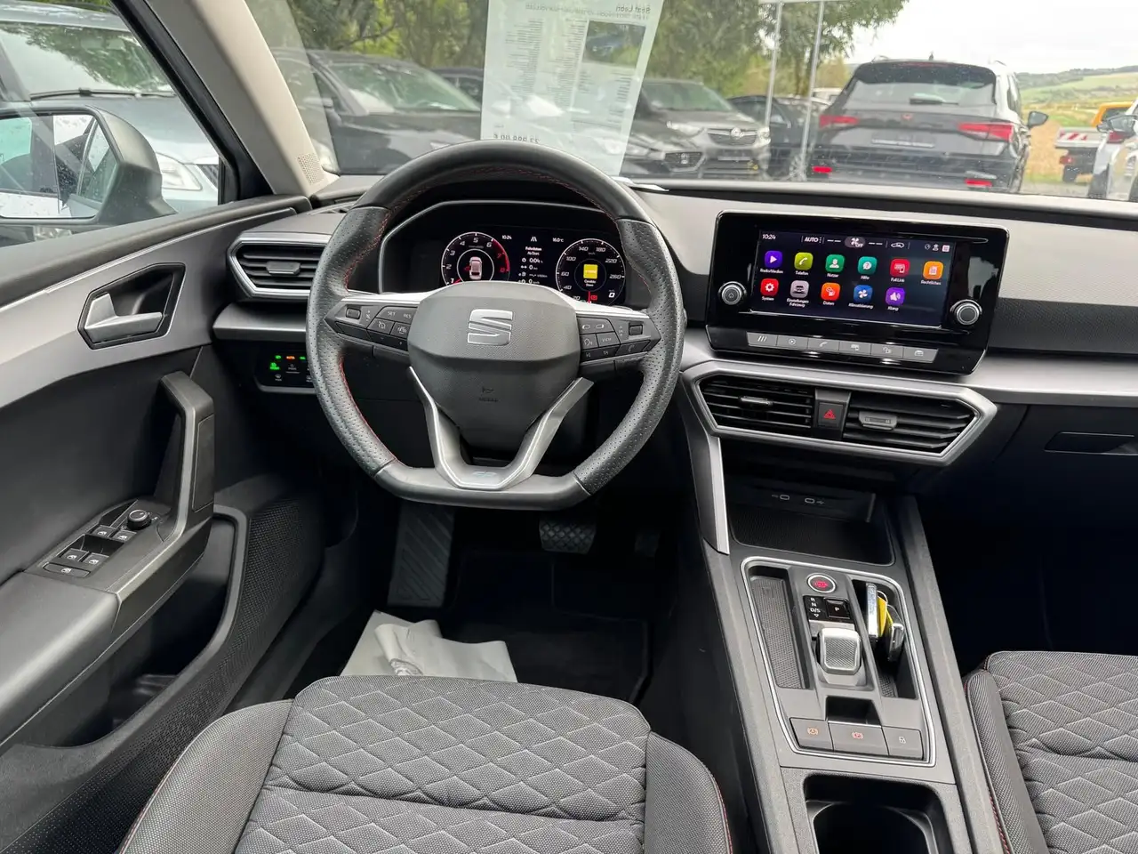 SEAT Leon 1.5 eTSI *DSG*FR*PDCHI+VO*TEMPOMAT*DAB*VOLL — Galería del vehículo 13