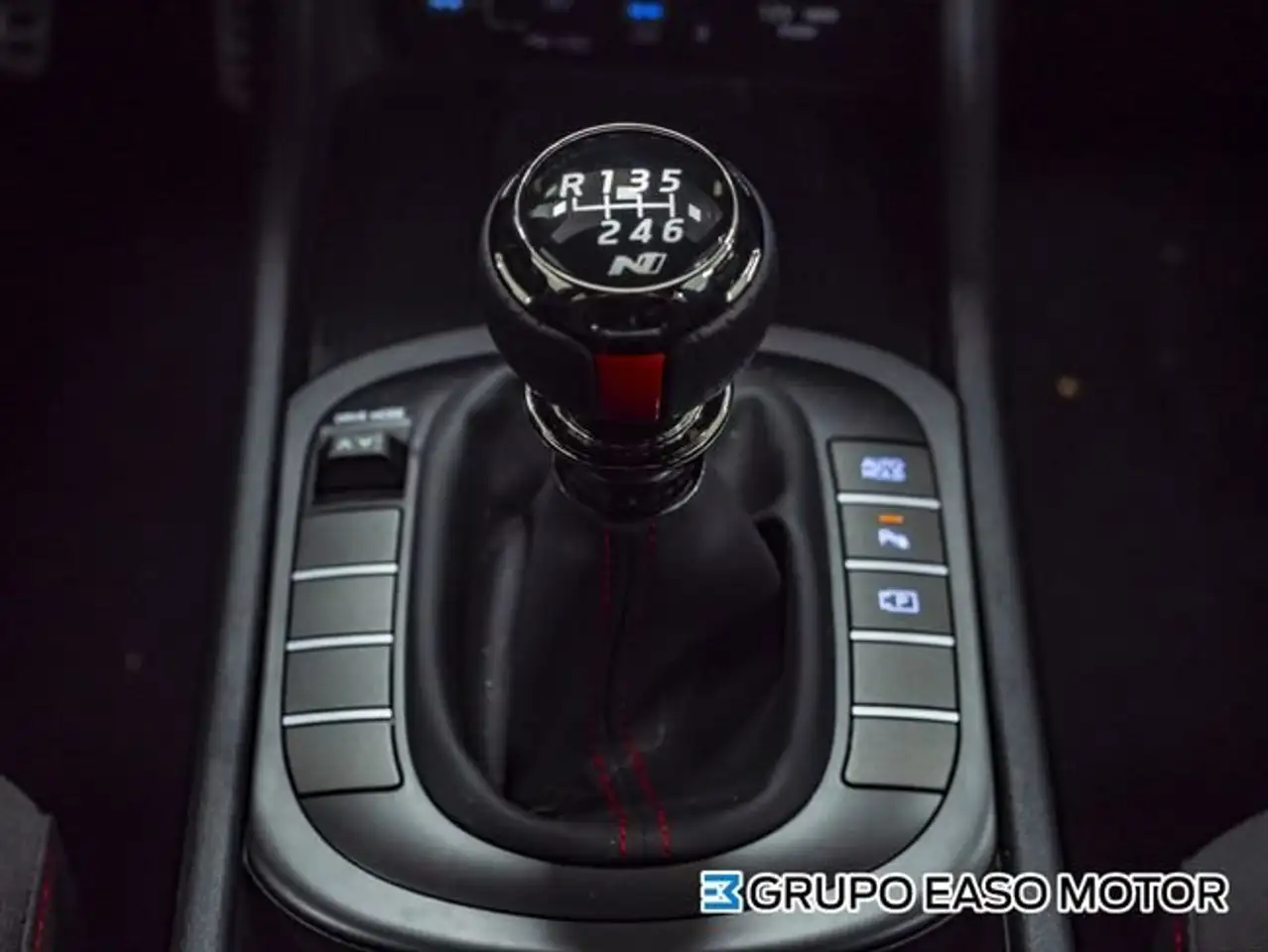 Hyundai KONA 1.0 TGDI N LINE 120 5P — Vehicle gallery 37