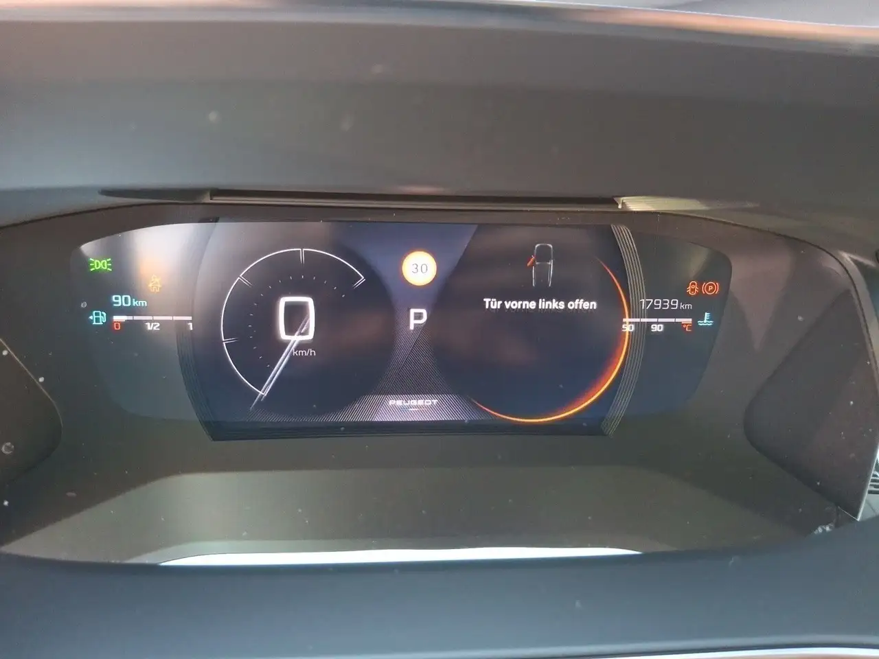 Peugeot 2008 PureTech 130 EAT8 * GT * KAMERA ALCANTARA — Galerie du véhicule 10