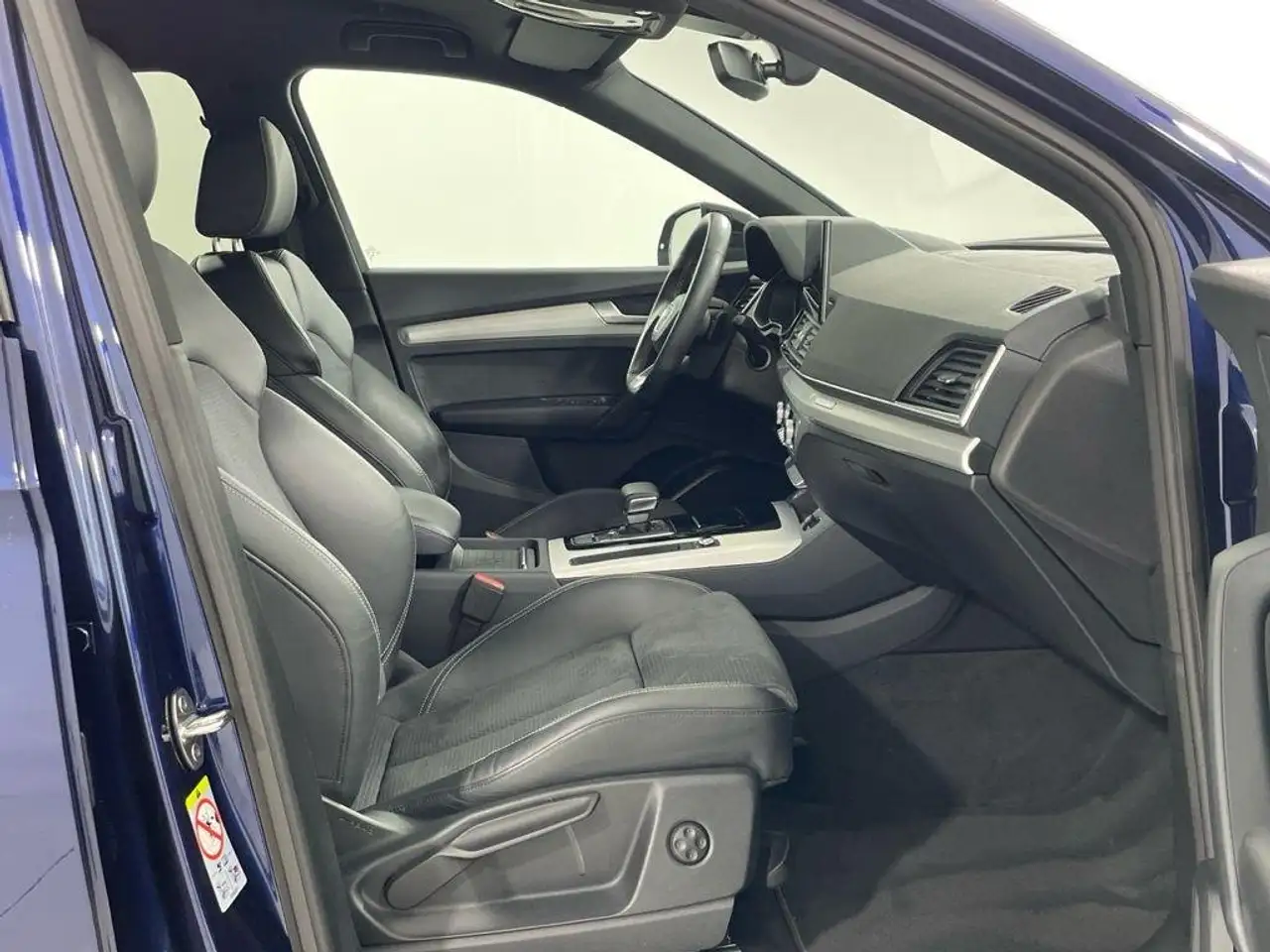 Audi Q5 40 TDI quattro-ultra Black line S tronic 150kW — معرض صور السيارة 9