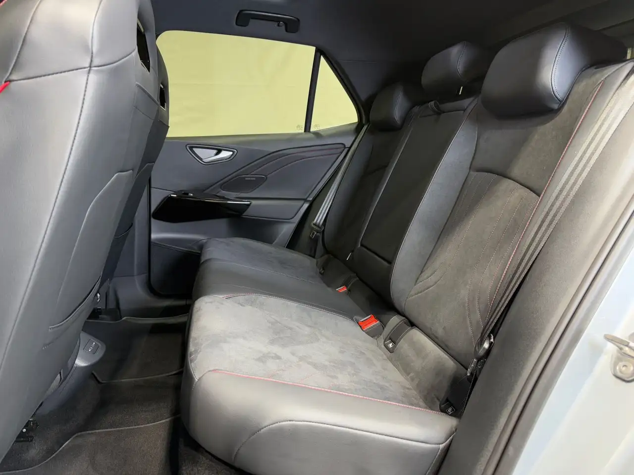 Volkswagen ID.3 GTX Performance | MATRIX NAVI PANO 360° AHK — معرض صور السيارة 23