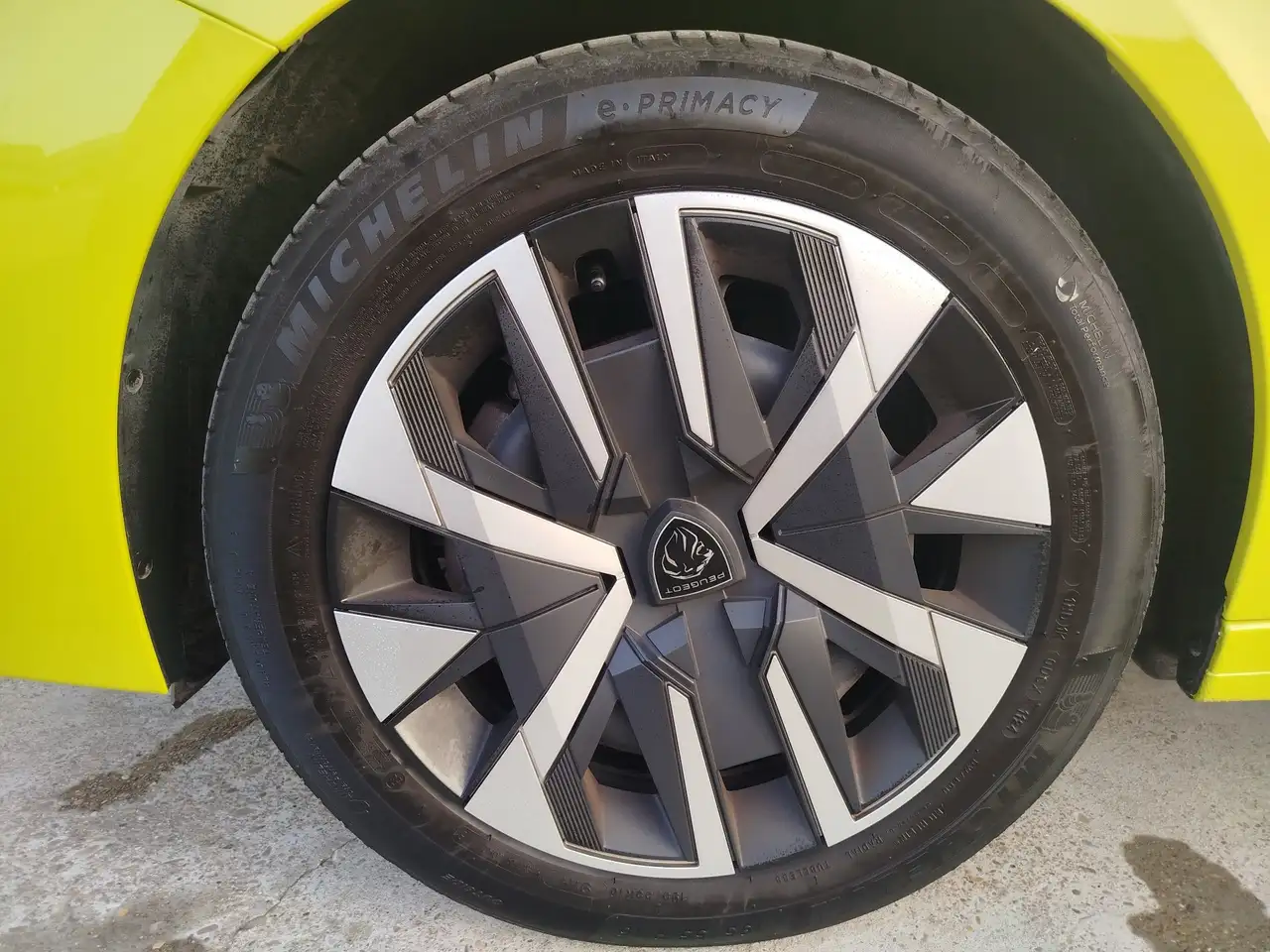 Peugeot 208 208 1.2 Puretech 100cv Active — Vehicle gallery 10