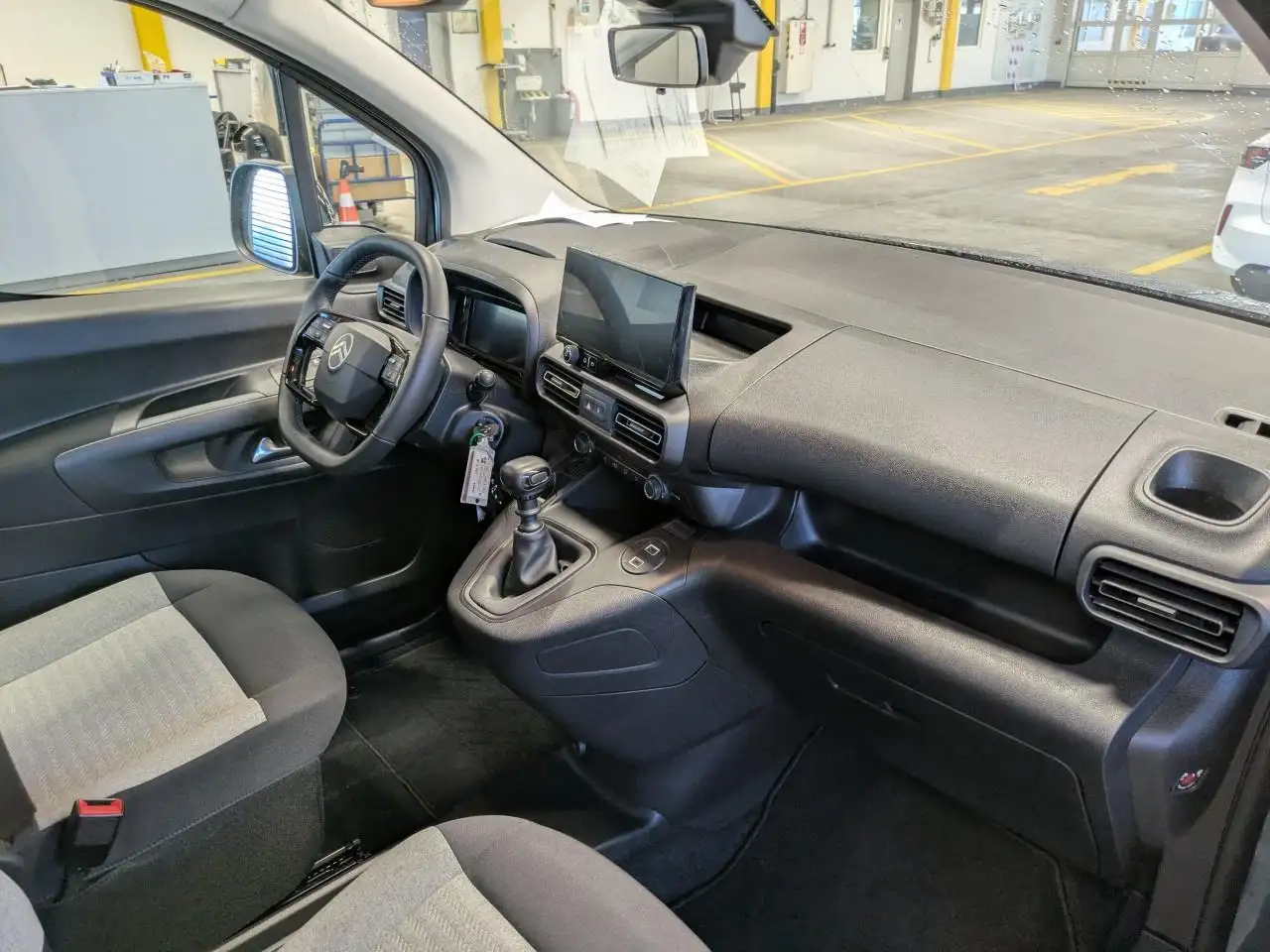 Citroen Berlingo Berlingo M PureTech 110 PLUS — معرض صور السيارة 14