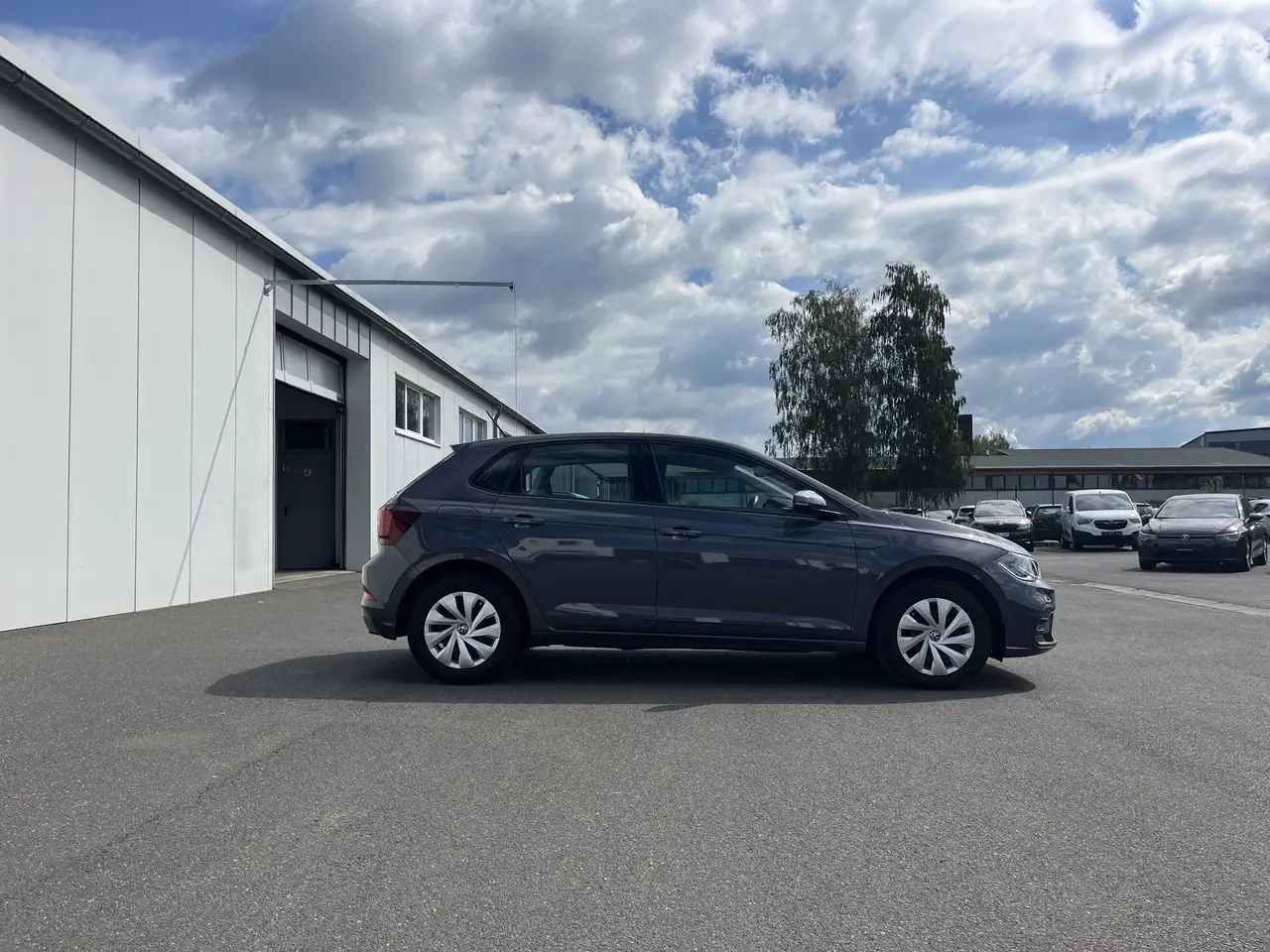Volkswagen Polo 1.0 Life 94€ m.20% Anz. Navi PDC SHZ — Vehicle gallery 5