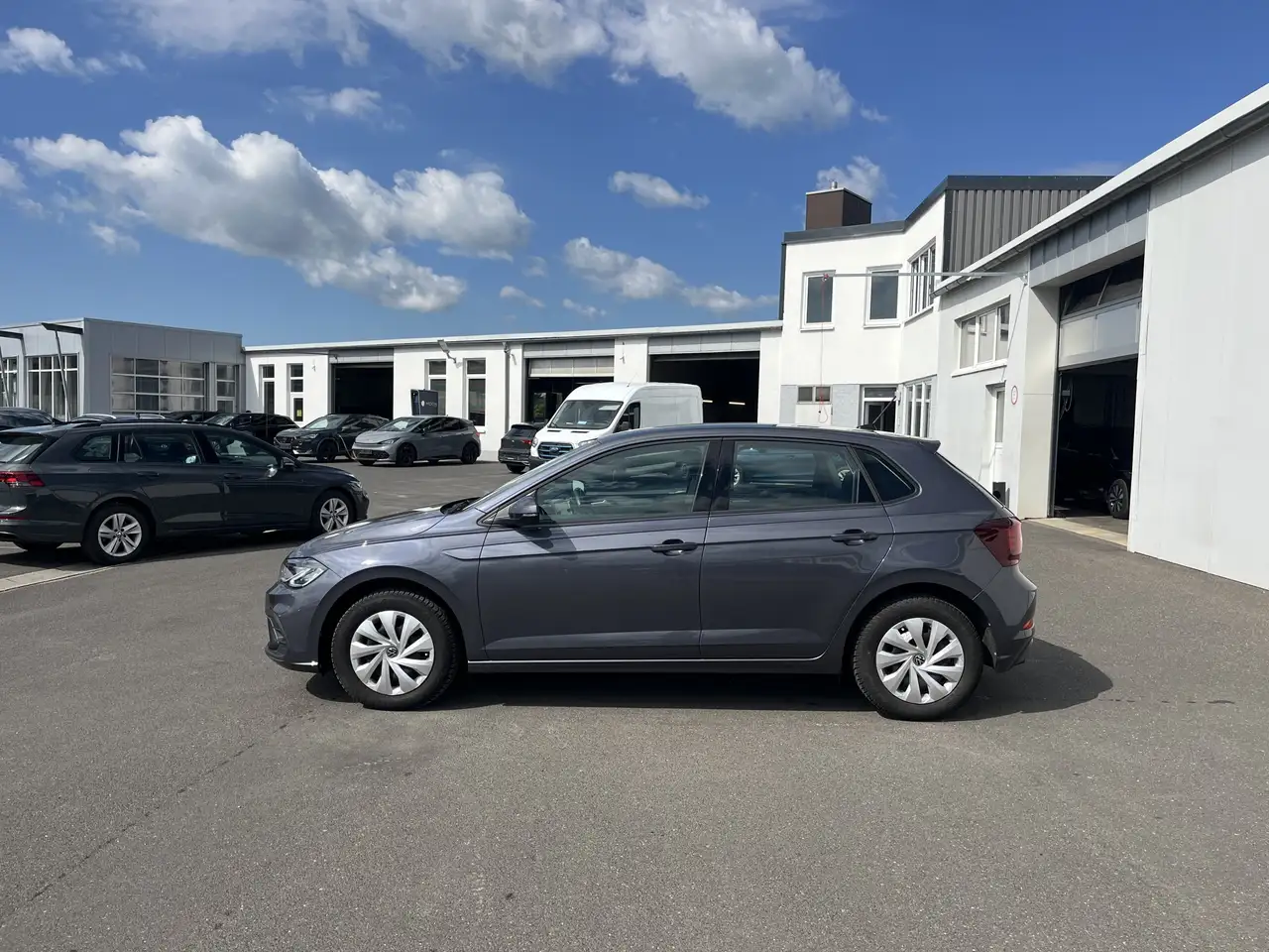 Volkswagen Polo 1.0 Life 94€ m.20% Anz. Navi PDC SHZ — Vehicle gallery 3