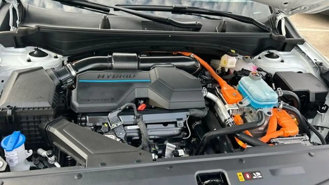 Kia Sportage 1.6 T-GDI PHEV TECH 4WD AUTO 252 5P — Vehicle gallery 12