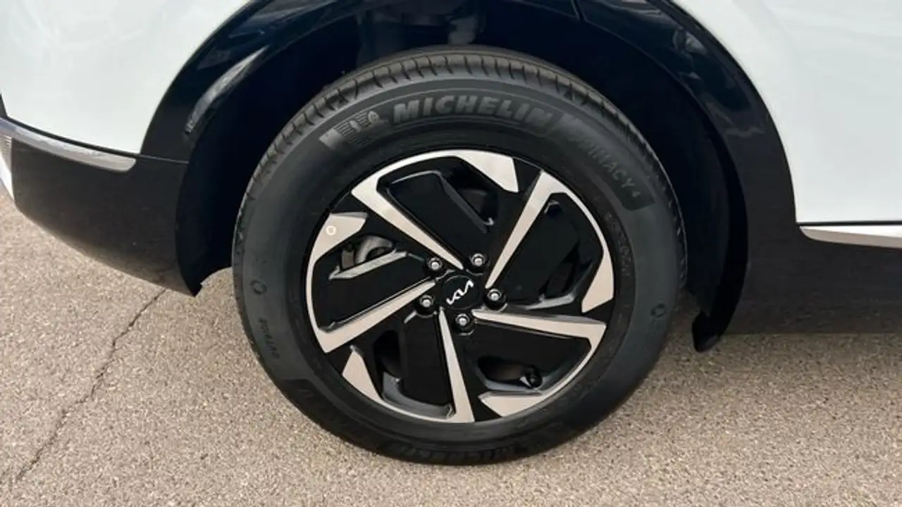 Kia Sportage 1.6 T-GDI PHEV TECH 4WD AUTO 252 5P — Vehicle gallery 5