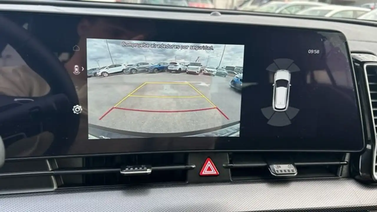 Kia Sportage 1.6 T-GDI PHEV TECH 4WD AUTO 252 5P — Vehicle gallery 24