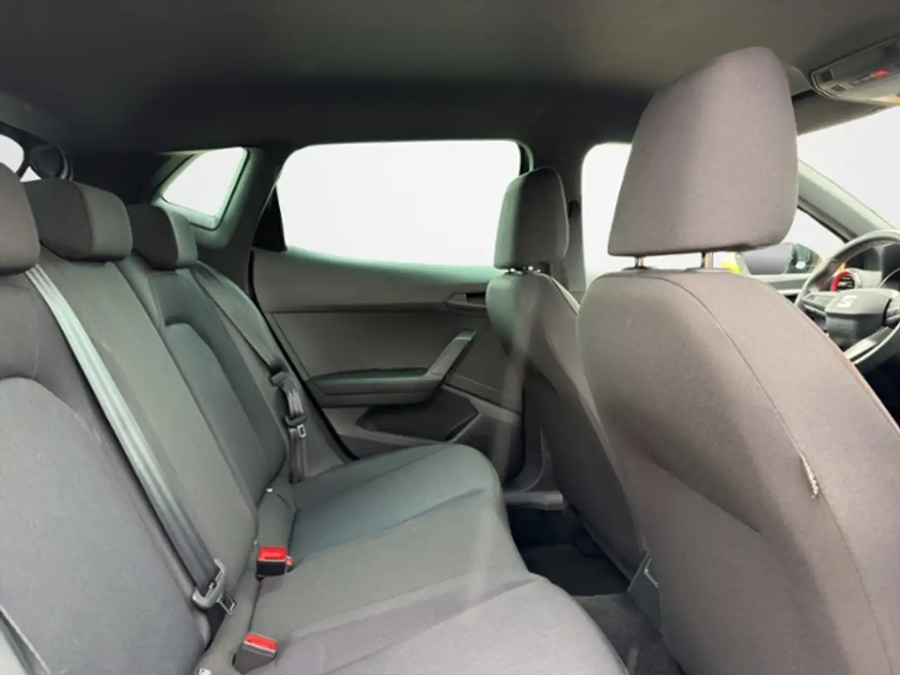 SEAT Ibiza 1.0 TSI DSG FR OPF LED Navi — Vehicle gallery 16