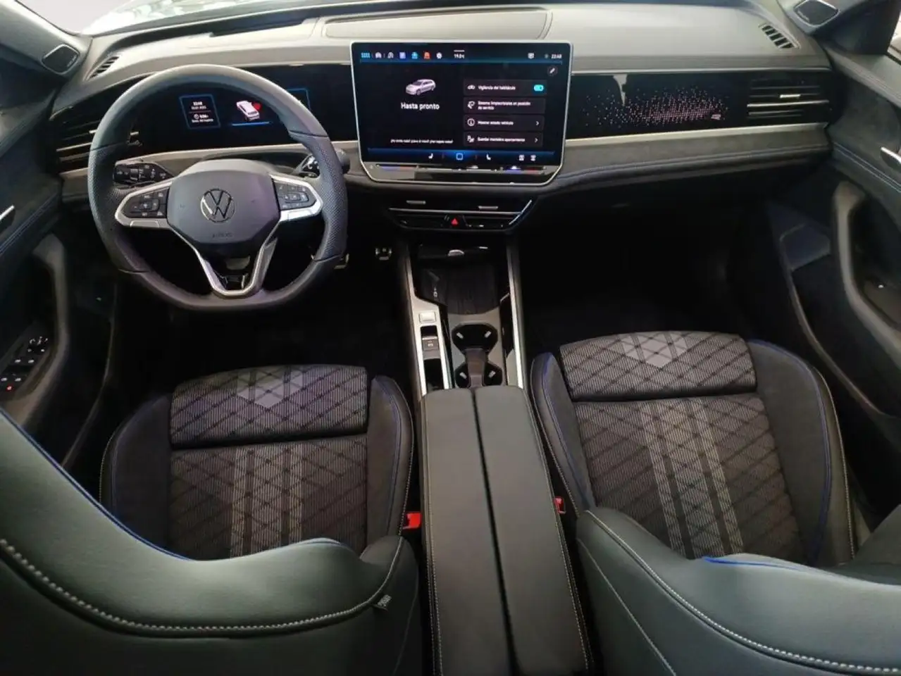 Volkswagen Passat 1.5 eTSI R-Line DSG7 110kW — Galerie du véhicule 7