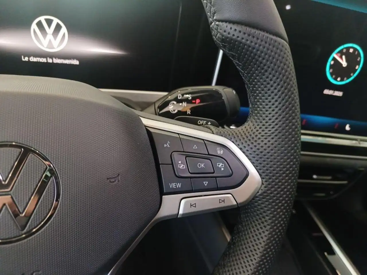 Volkswagen Passat 1.5 eTSI R-Line DSG7 110kW — Galerie du véhicule 18